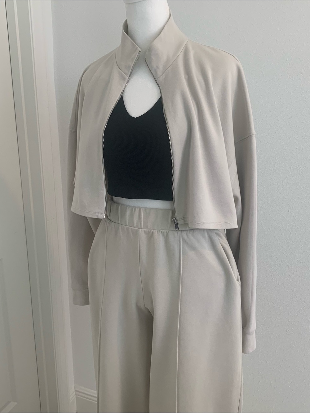 Zara Light Beige Leisure Set Cropped Jacket and Wide-Leg High-Waist Culottes